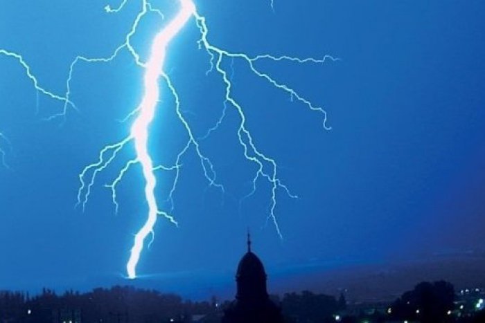 Ilustračný obrázok k článku Meteorológovia: V okrese Prešov sa čaká výskyt búrok, ktoré predstavujú potenciálne nebezpečenstvo!