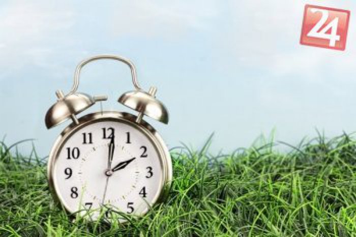 Ilustračný obrázok k článku Nezabudnite si pomeniť čas na hodinkách: Už cez víkend si pospíme o hodinu dlhšie!