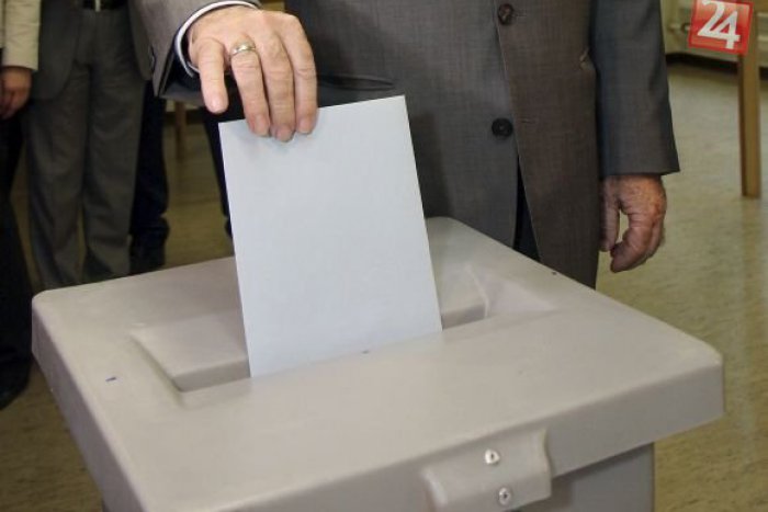 Ilustračný obrázok k článku Víkendové voľby starostov v kraji: Najmladší má 26 rokov, volebná účasť bola aj 90 %
