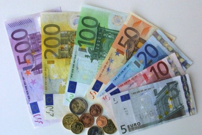 Ilustračný obrázok k článku Delili sa peniaze od Európskej investičnej banky: Do Prešova poputuje vyše milión eur!