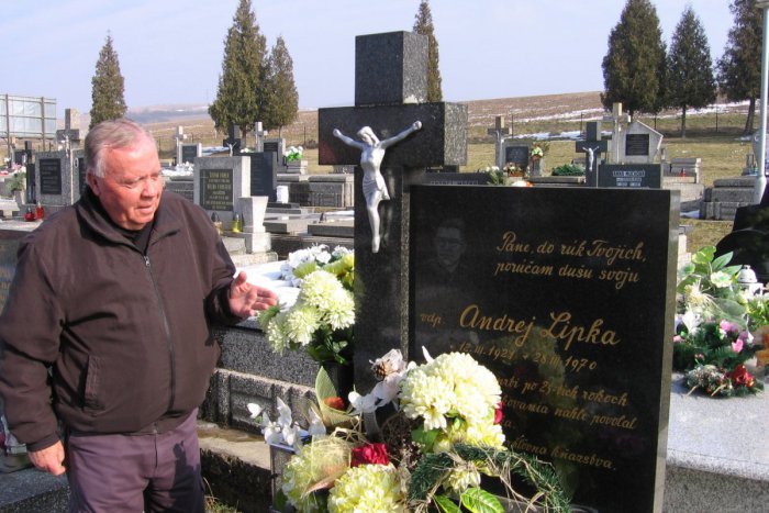 Ilustračný obrázok k článku Neďaleko Prešova je hrob známeho rodáka: Ľudia ho chodia navštevovať z celého okolia