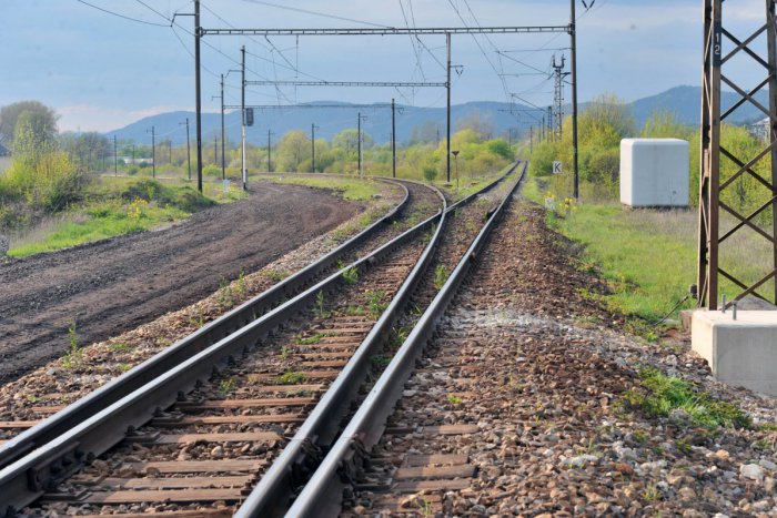 Ilustračný obrázok k článku Tragédia medzi Prešovom a Haniskou: Júliusa (†35) zrazil osobný vlak