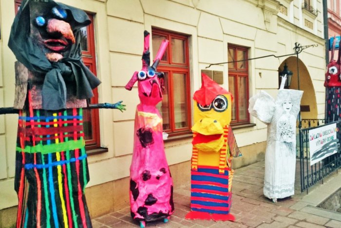 Ilustračný obrázok k článku Fašiangovanie v Prešove po prvýkrát aj so zabíjačkou: Takto veselo bolo v centre mesta na Hlavnej FOTO