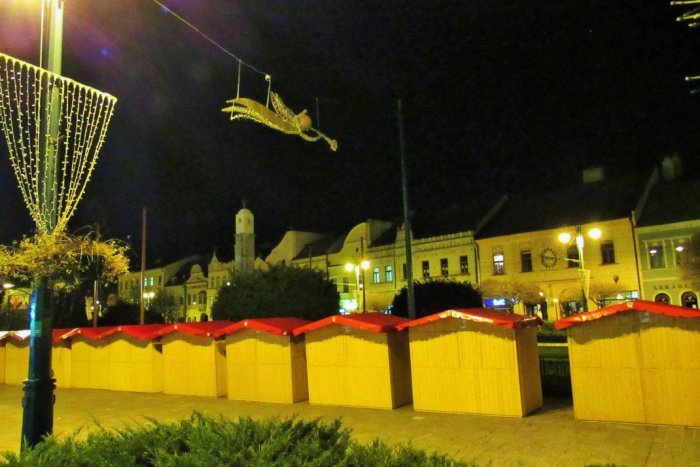 Ilustračný obrázok k článku Prešovský vianočný stánok v noci prilákal návštevu: Výhovorka polícii stojí za to!