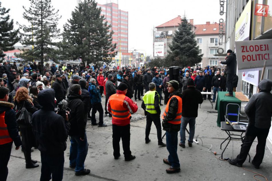 Prešovčania opäť protestovali: Na Levočskej blokovali dopravu