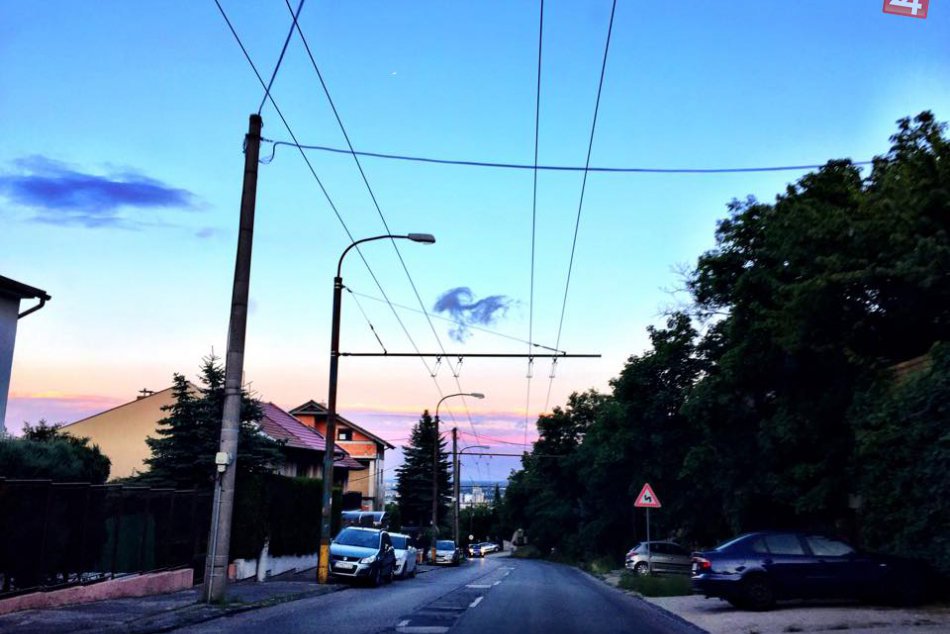 Prešovčan robí podarené snímky oblohy: Vidíte na nich zvieratá či noty aj vy?