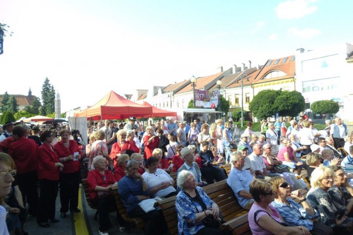 Ilustračný obrázok k článku VIDEO: Nový rekord v Prešove. Miestnu hymnu spievali naraz stovky ľudí!