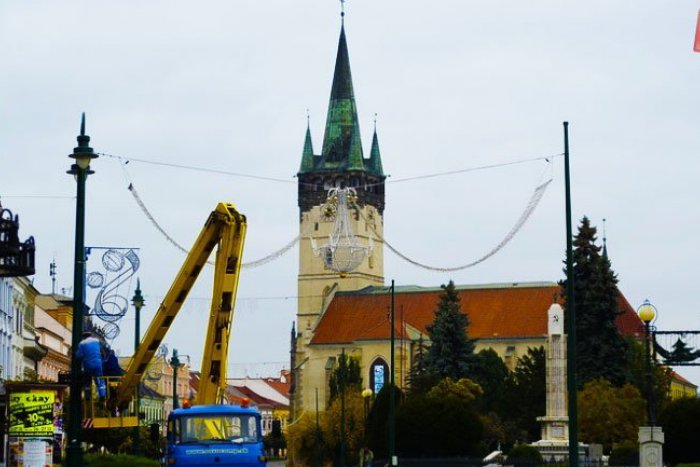 Ilustračný obrázok k článku Obavy pred najkrajšími sviatkami v Prešove: Bude naše mesto bez vianočného osvetlenia?!
