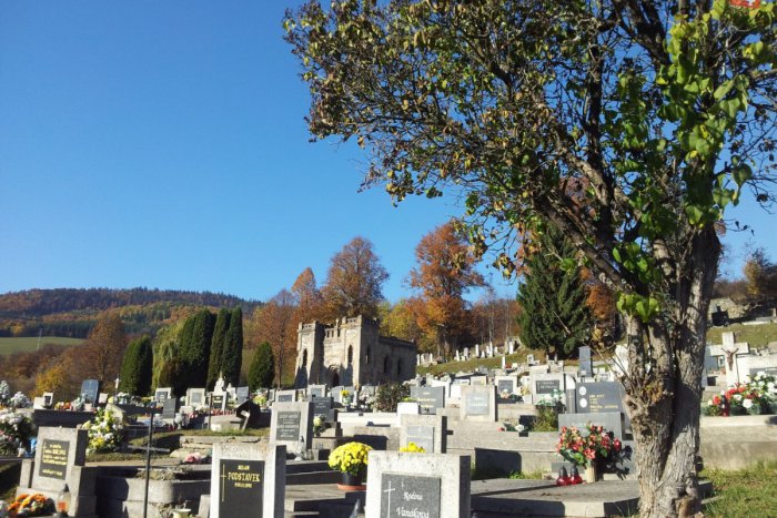 Ilustračný obrázok k článku Dych vyrážajúce zistenie na cintoríne: Kto takto mohol vyčíňať na mieste posledného odpočinku?!