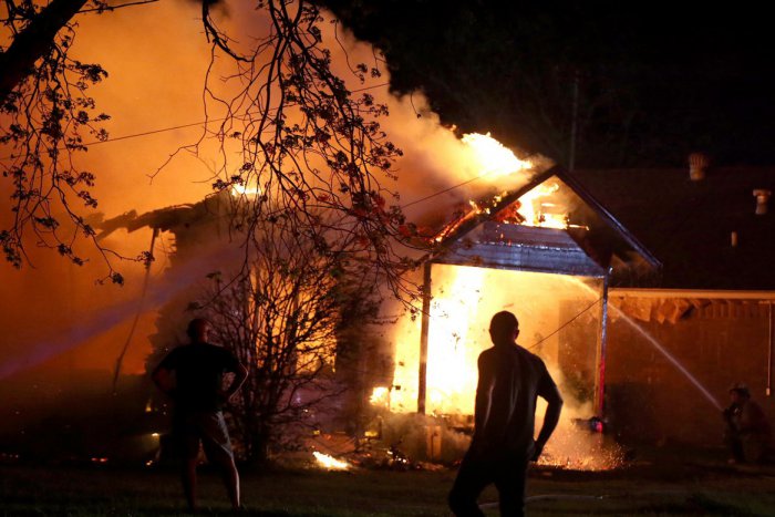 Ilustračný obrázok k článku Požiar neďaleko Prešova: Rodinný dom prerobený na chatu zachvátili plamene
