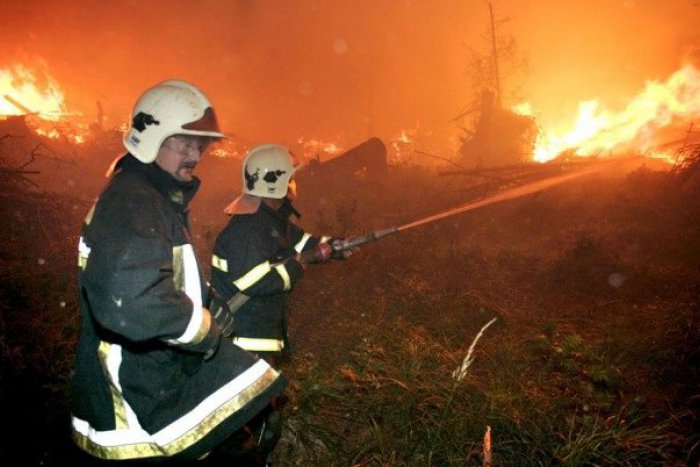 Ilustračný obrázok k článku Na mieste zasahovala takmer desiatka hasičov: Pri Prešove horelo pohostinstvo!