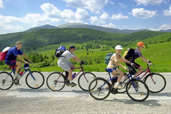 Ilustračný obrázok k článku Slniečko začína lákať cyklistov: 17 parádnych tipov, kde prevetrať biky v Prešove a okolí