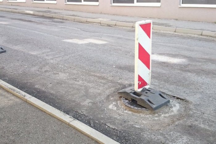 Ilustračný obrázok k článku Prešovskí vodiči určite zaplesajú: Ulica, na ktorej bolo množstvo výtlkov, sa dočkala opráv!