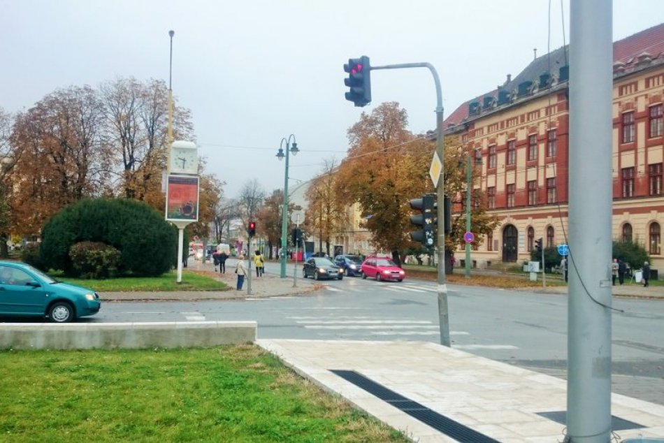 Ilustračný obrázok k článku Šoféri si musia v centre Prešova dať bacha: Všimli ste si TOTO na semafore aj vy?
