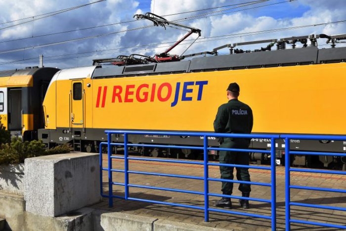 Ilustračný obrázok k článku Žlté vlaky na trase Bratislava – Košice končia! RegioJet "vytlačili" štátne vlaky