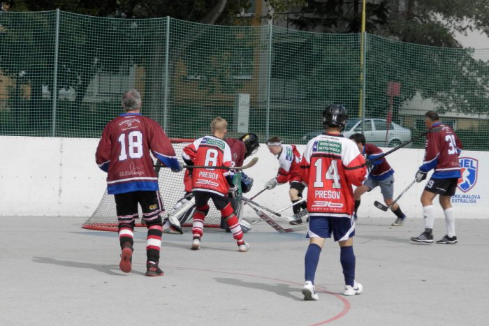 Ilustračný obrázok k článku Prišli hrať Prešovskú hokejbalovú ligu len s ôsmimi hráčmi: A dostali riadny debakel