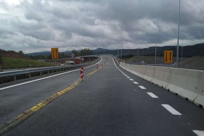 Ilustračný obrázok k článku Dôležitá správa pre vodičov: Týka sa obojsmernej premávky v križovatke D1 Prešov, Juh