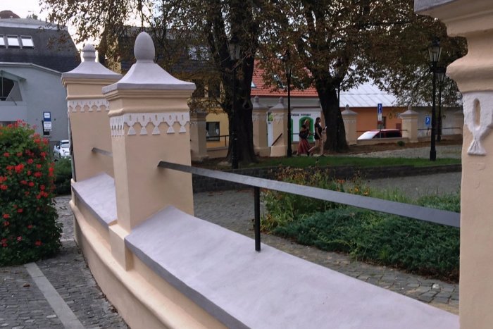 Ilustračný obrázok k článku FOTO: Takto pekne obnovili historické oplotenie na Františkánskom námestí v Prešove