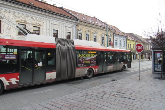 Ilustračný obrázok k článku V centre Prešova platia dlhodobé dopravné obmedzenia: Aké zmeny sa dotkli MHD?