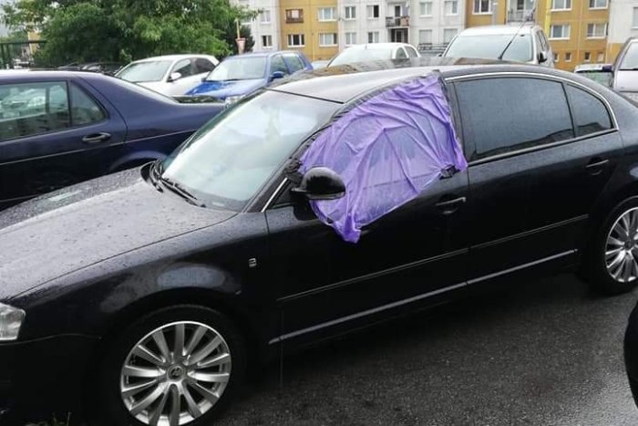 Ilustračný obrázok k článku Ľudskosť sa nevytratila: Števovi v Prešove niekto sám od seba zachránil auto, FOTO
