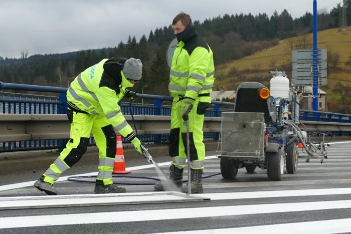 Ilustračný obrázok k článku Nepríjemnosť pre dopravu na piatok: Diaľničiari uzavrú pás D1 pri Prešove