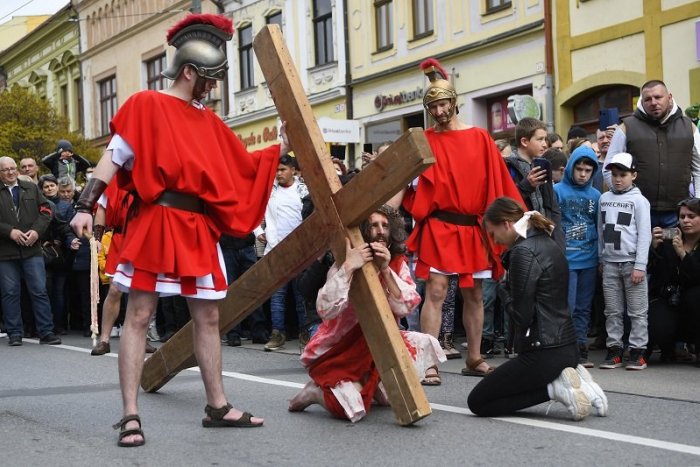 Ilustračný obrázok k článku V Prešove opäť nechýbala Živá krížová cesta: Tento rok sa ale konala v tichosti