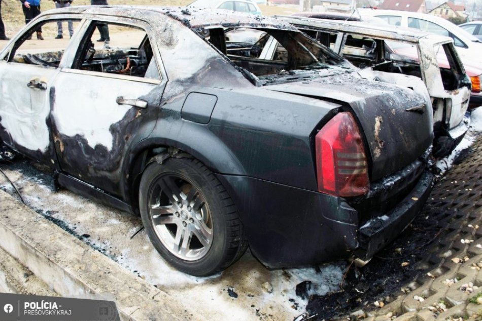 Ilustračný obrázok k článku FOTO požiaru vo Svinej: V obci niekto podpálil 3 autá, dve z nich úplne ZHORELI!