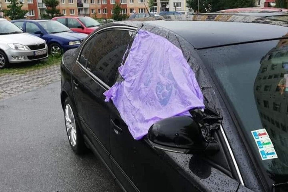 Obrazom: Záchrana auta v Prešove pred dažďom v pravej chvíli