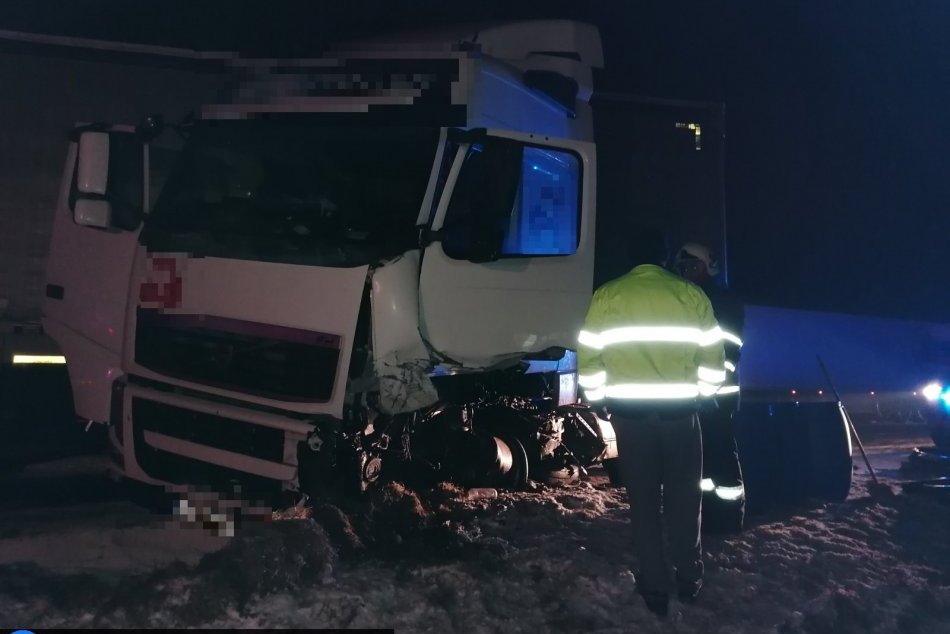Tragická zrážka s kamiónom: Mladý vodič zraneniam na mieste podľahol