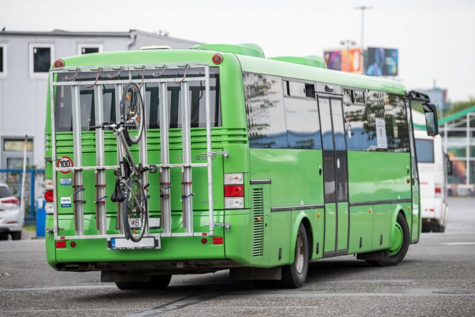 Objektívom: Cyklonosiče na autobusoch sú novinkou letnej sezóny